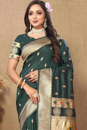 Look Pretty Wearing This Lovely Designer  Saree