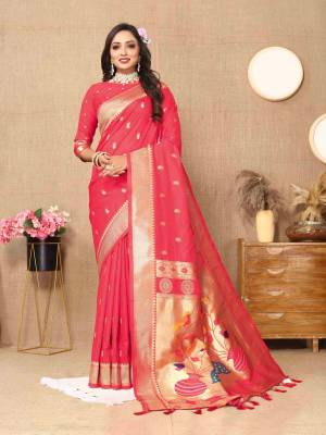 Look Pretty Wearing This Lovely Designer  Saree