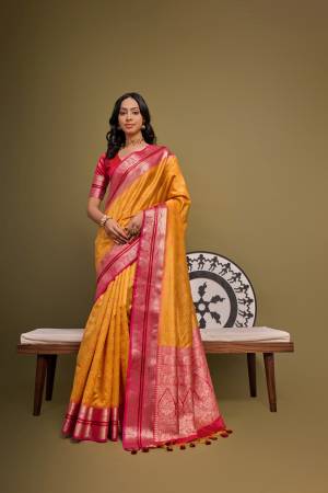 Look Pretty Wearing This Lovely Designer  Saree