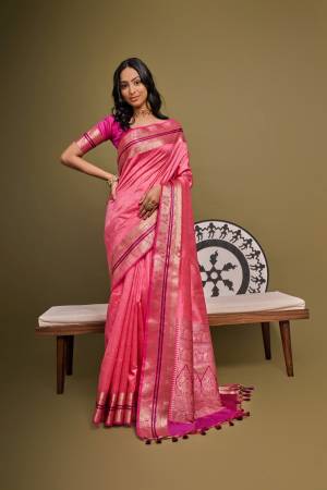 Look Pretty Wearing This Lovely Designer  Saree