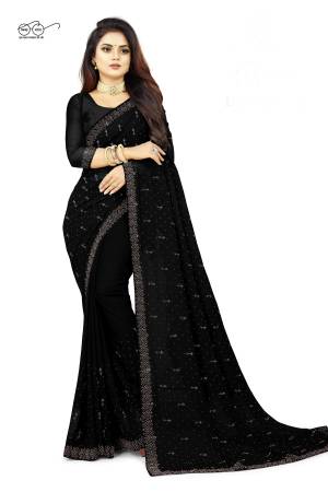 Look Pretty Wearing This Lovely Designer  Saree