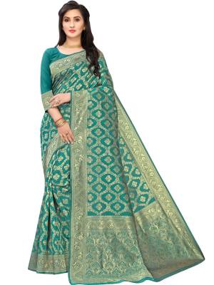 Look Pretty Wearing This Lovely Designer   Saree