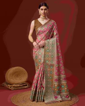 Look Pretty Wearing This Lovely Designer  Saree