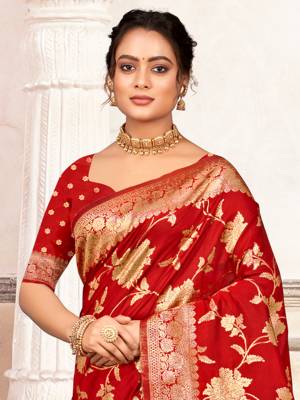 Look Pretty Wearing This Lovely Designer  Saree