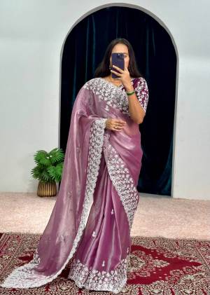 Look Pretty Wearing This Lovely Designer  Saree