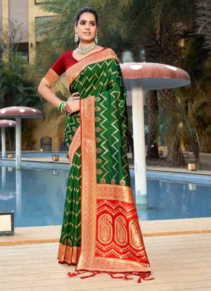 Look Pretty Wearing This Lovely Designer  Saree