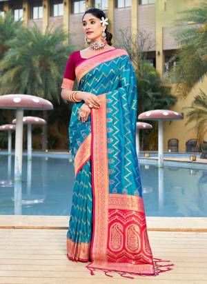 Look Pretty Wearing This Lovely Designer  Saree