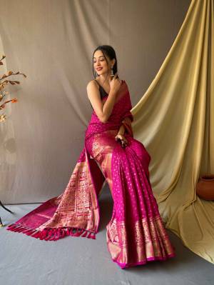 Look Pretty Wearing This Lovely Designer  Saree