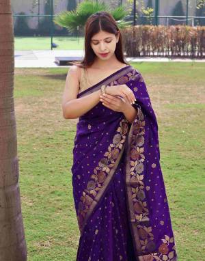 Look Pretty Wearing This Lovely Designer  Saree