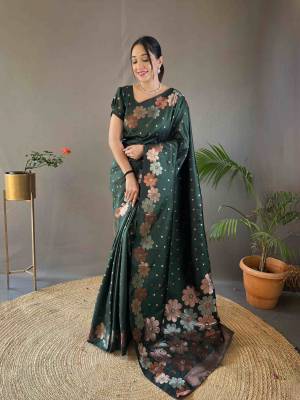 Look Pretty Wearing This Lovely Designer  Saree