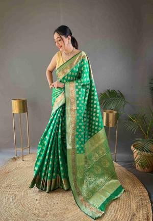 Look Pretty Wearing This Lovely Designer  Saree