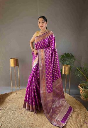 Look Pretty Wearing This Lovely Designer  Saree