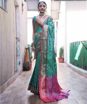 Look Pretty Wearing This Lovely Designer  Saree