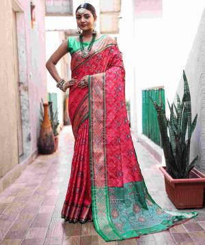 Look Pretty Wearing This Lovely Designer  Saree