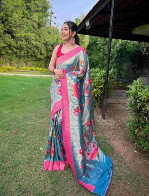 Look Pretty Wearing This Lovely Designer  Saree