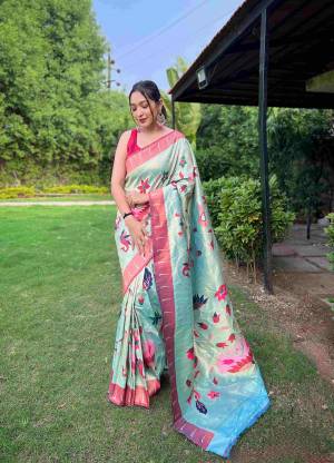 Look Pretty Wearing This Lovely Designer  Saree