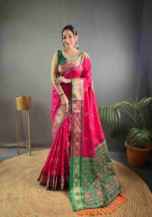 Look Pretty Wearing This Lovely Designer  Saree