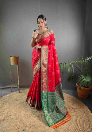 Look Pretty Wearing This Lovely Designer  Saree