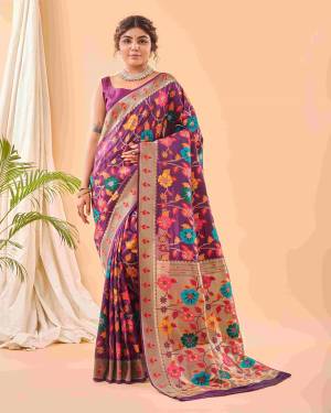 Look Pretty Wearing This Lovely Designer  Saree