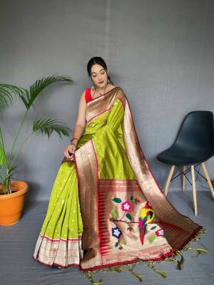 Look Pretty Wearing This Lovely Designer  Saree