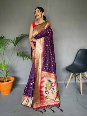 Look Pretty Wearing This Lovely Designer  Saree