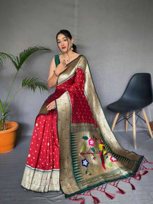 Look Pretty Wearing This Lovely Designer  Saree