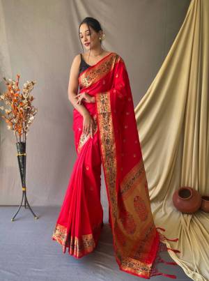 Look Pretty Wearing This Lovely Designer  Saree