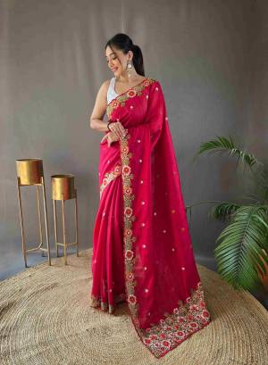 Look Pretty Wearing This Lovely Designer  Saree