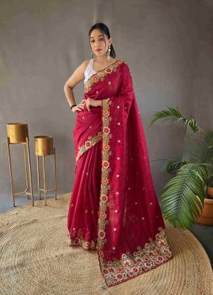 Look Pretty Wearing This Lovely Designer  Saree