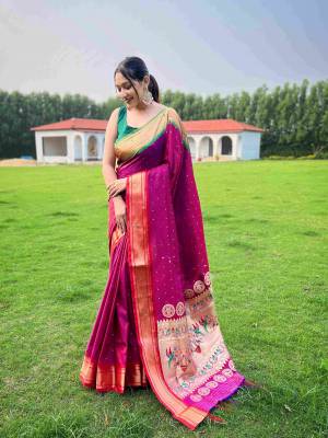 Look Pretty Wearing This Lovely Designer  Saree