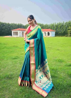 Look Pretty Wearing This Lovely Designer  Saree