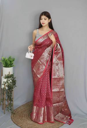 Look Pretty Wearing This Lovely Designer  Saree