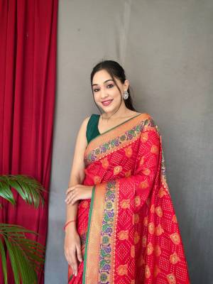 Look Pretty Wearing This Lovely Designer  Saree