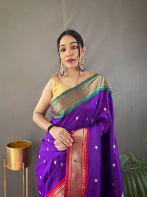 Look Pretty Wearing This Lovely Designer  Saree