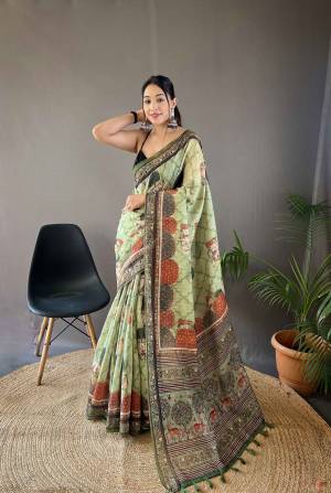 Look Pretty Wearing This Lovely Designer  Saree