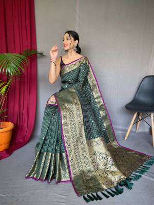 Look Pretty Wearing This Lovely Designer  Saree