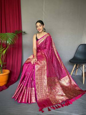 Look Pretty Wearing This Lovely Designer  Saree