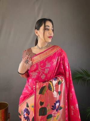 Look Pretty Wearing This Lovely Designer  Saree