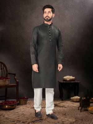 Shine Bright In This Designer Readymade Mens Wear Kurta Here