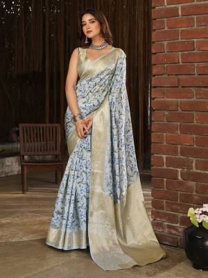 Look Pretty Wearing This Lovely Designer  Saree