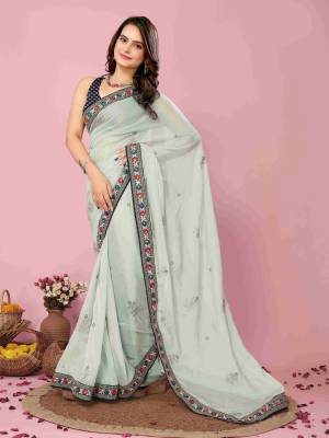 Look Pretty Wearing This Lovely Designer  Saree