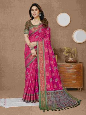 Look Pretty Wearing This Lovely Designer  Saree