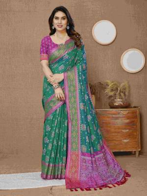 Look Pretty Wearing This Lovely Designer  Saree