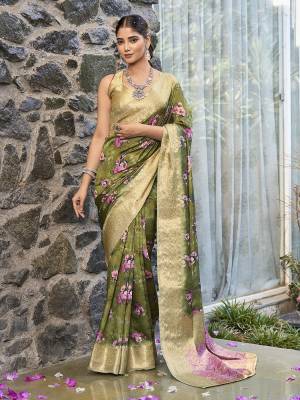 Look Pretty Wearing This Lovely Designer  Saree