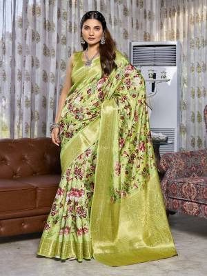 Look Pretty Wearing This Lovely Designer  Saree