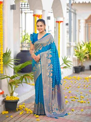 Look Pretty Wearing This Lovely Designer  Saree