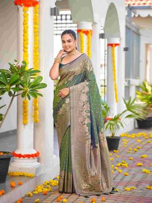 Look Pretty Wearing This Lovely Designer  Saree