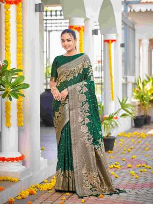 Look Pretty Wearing This Lovely Designer  Saree