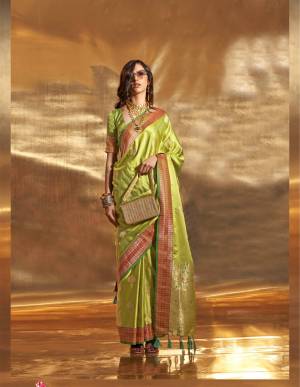 Look Pretty Wearing This Lovely Designer  Saree