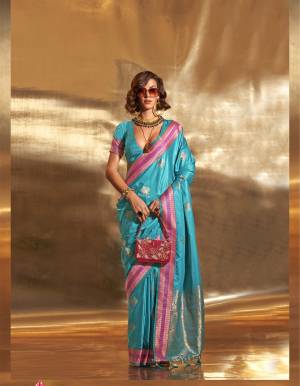 Look Pretty Wearing This Lovely Designer  Saree